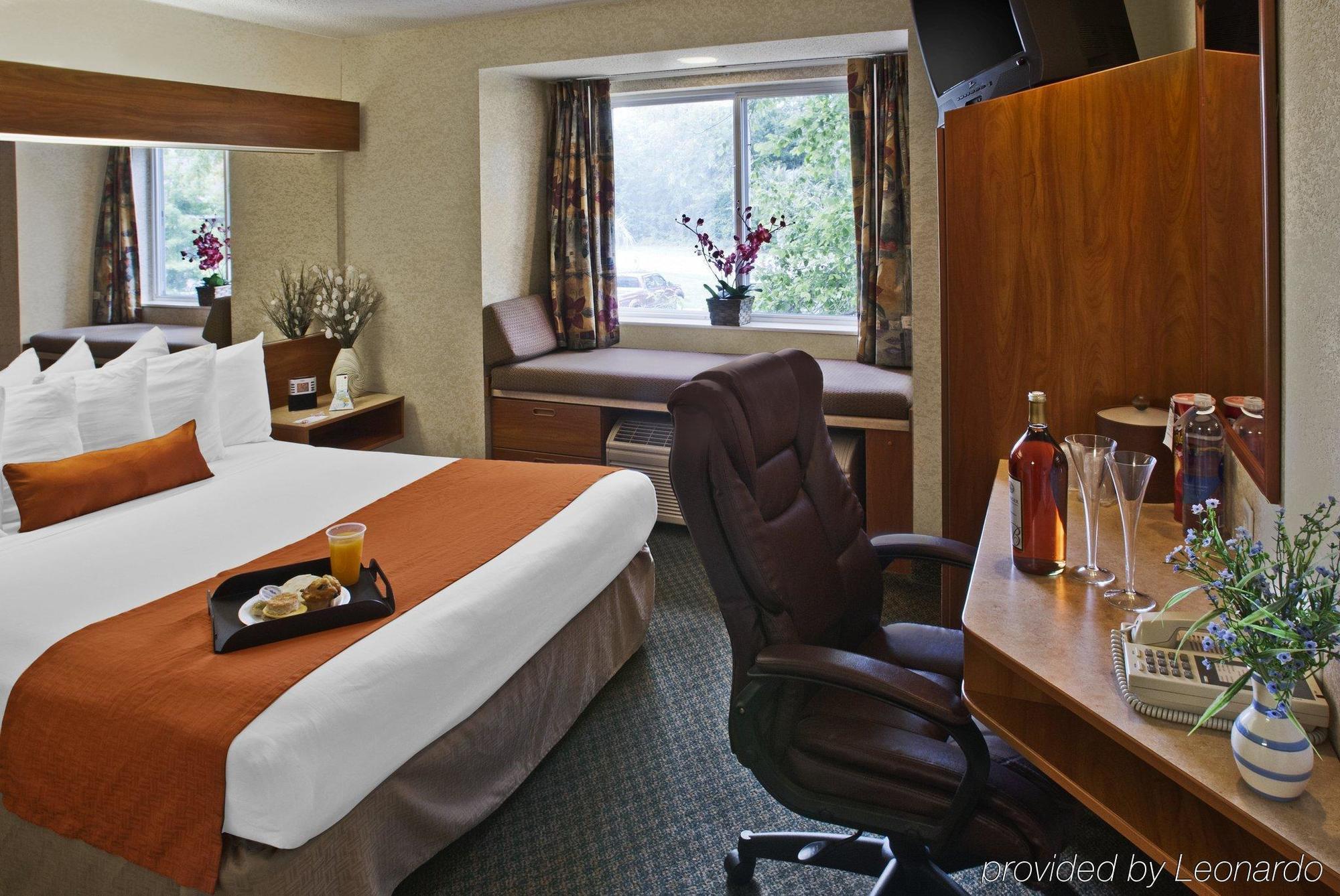 Microtel Inn & Suites By Wyndham Brunswick Rum bild