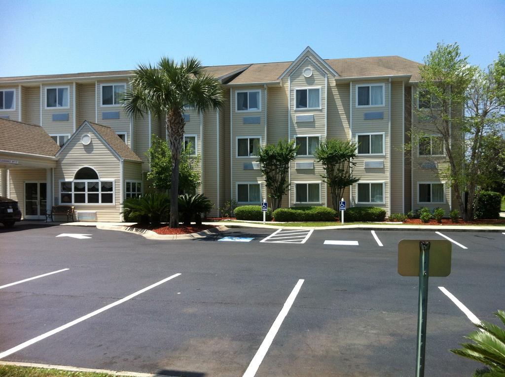 Microtel Inn & Suites By Wyndham Brunswick Exteriör bild